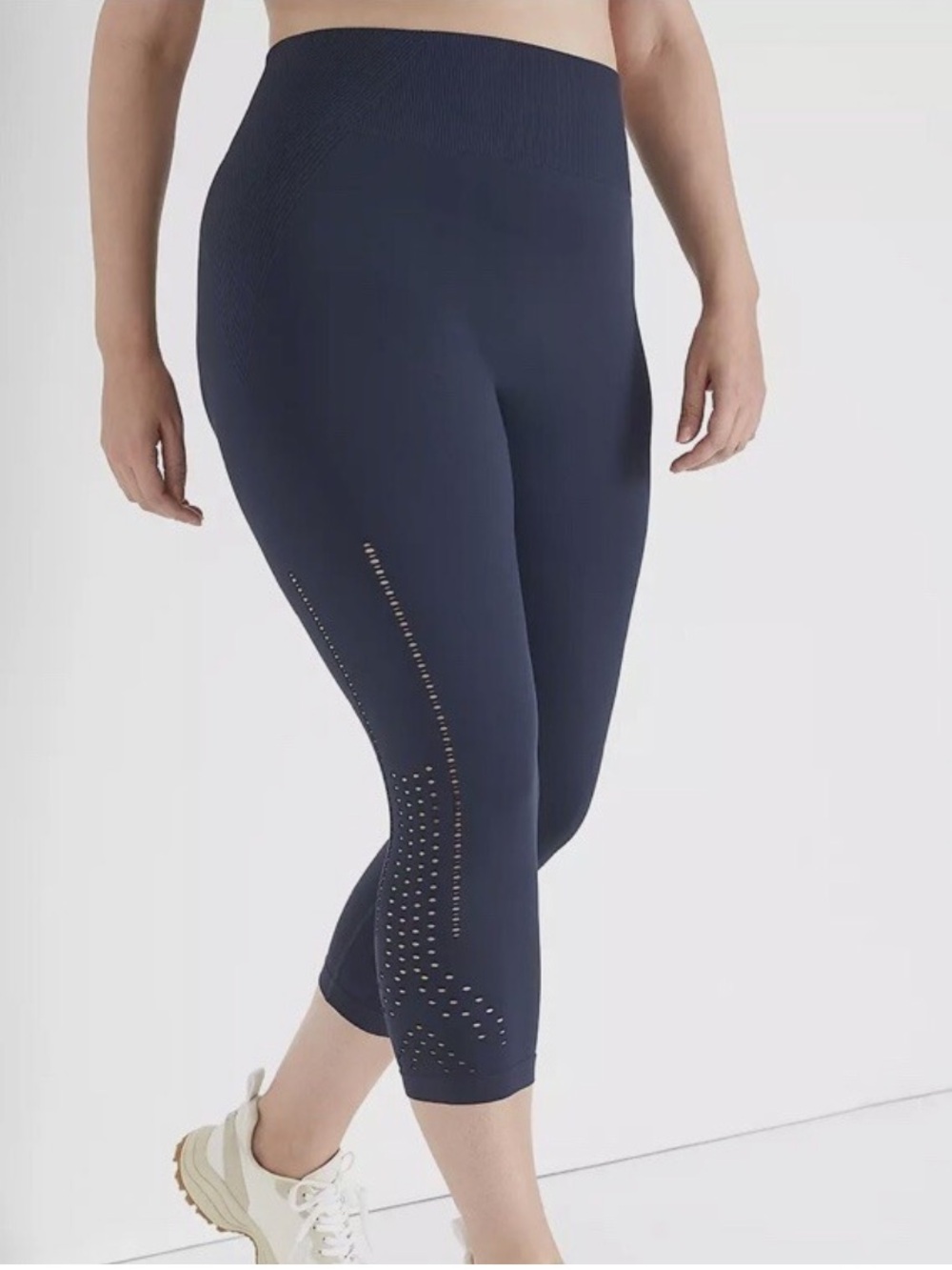 NWOT-High-Rise Seamless Capri Tights in Blue Nights